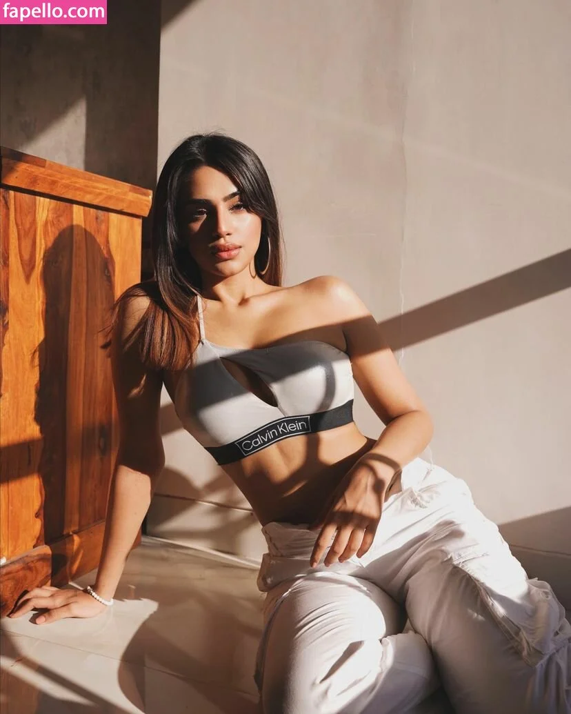 Pakhi Gadh Onlyfans Photo Gallery 