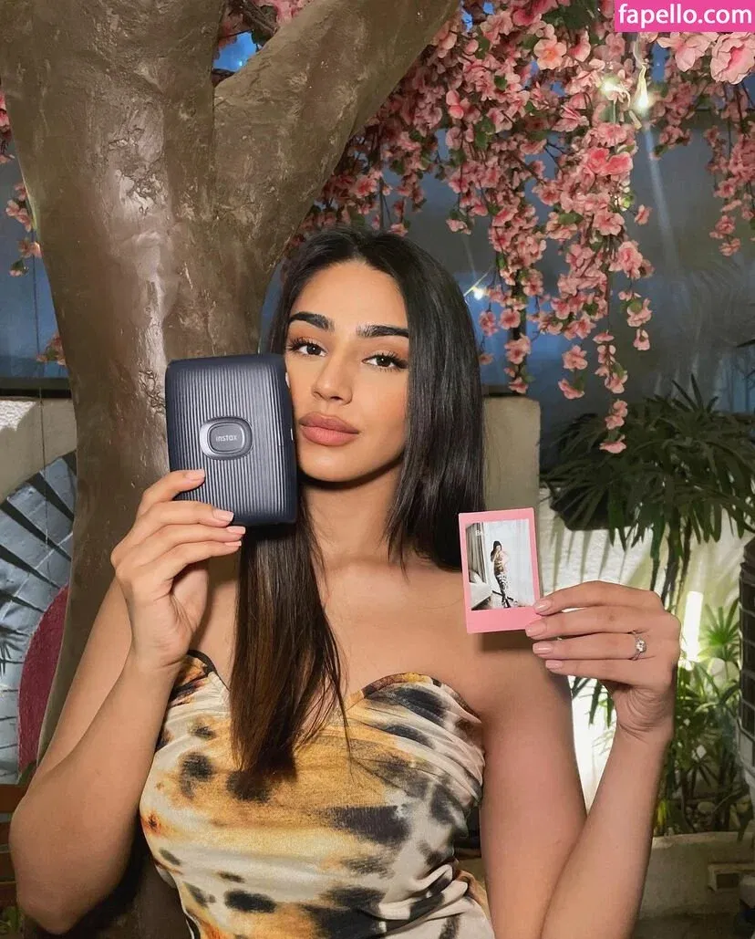 Pakhi Gadh Onlyfans Photo Gallery 