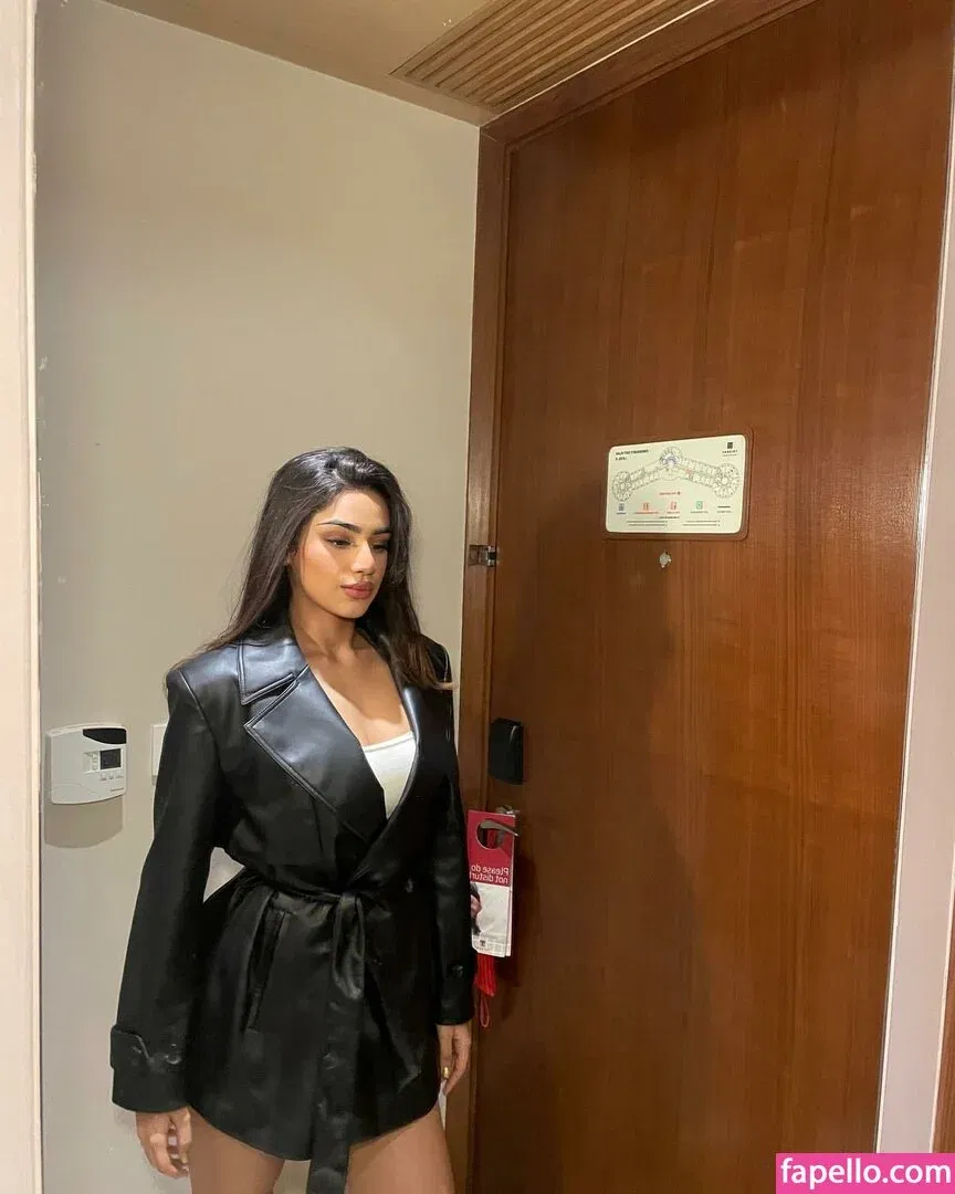 Pakhi Gadh Onlyfans Photo Gallery 