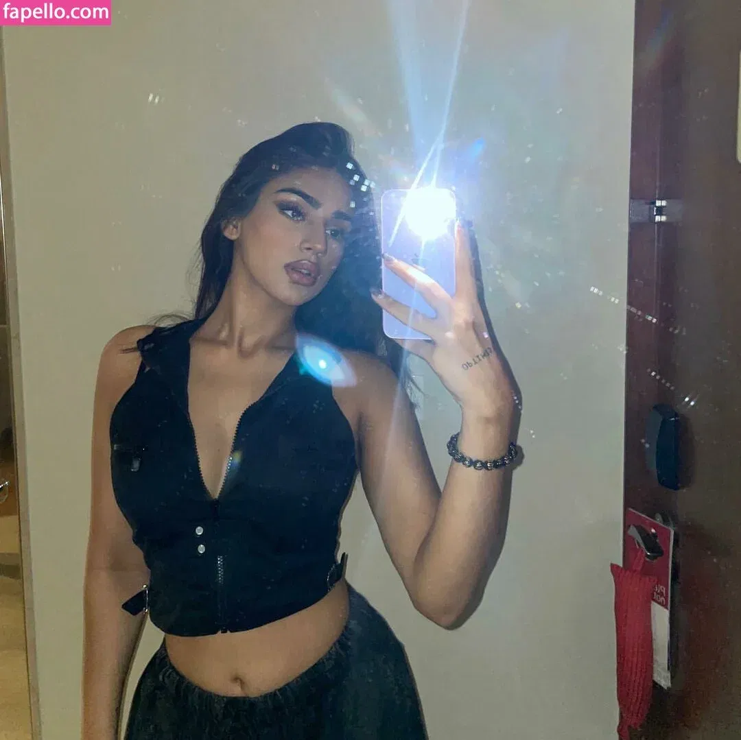 Pakhi Gadh Onlyfans Photo Gallery 