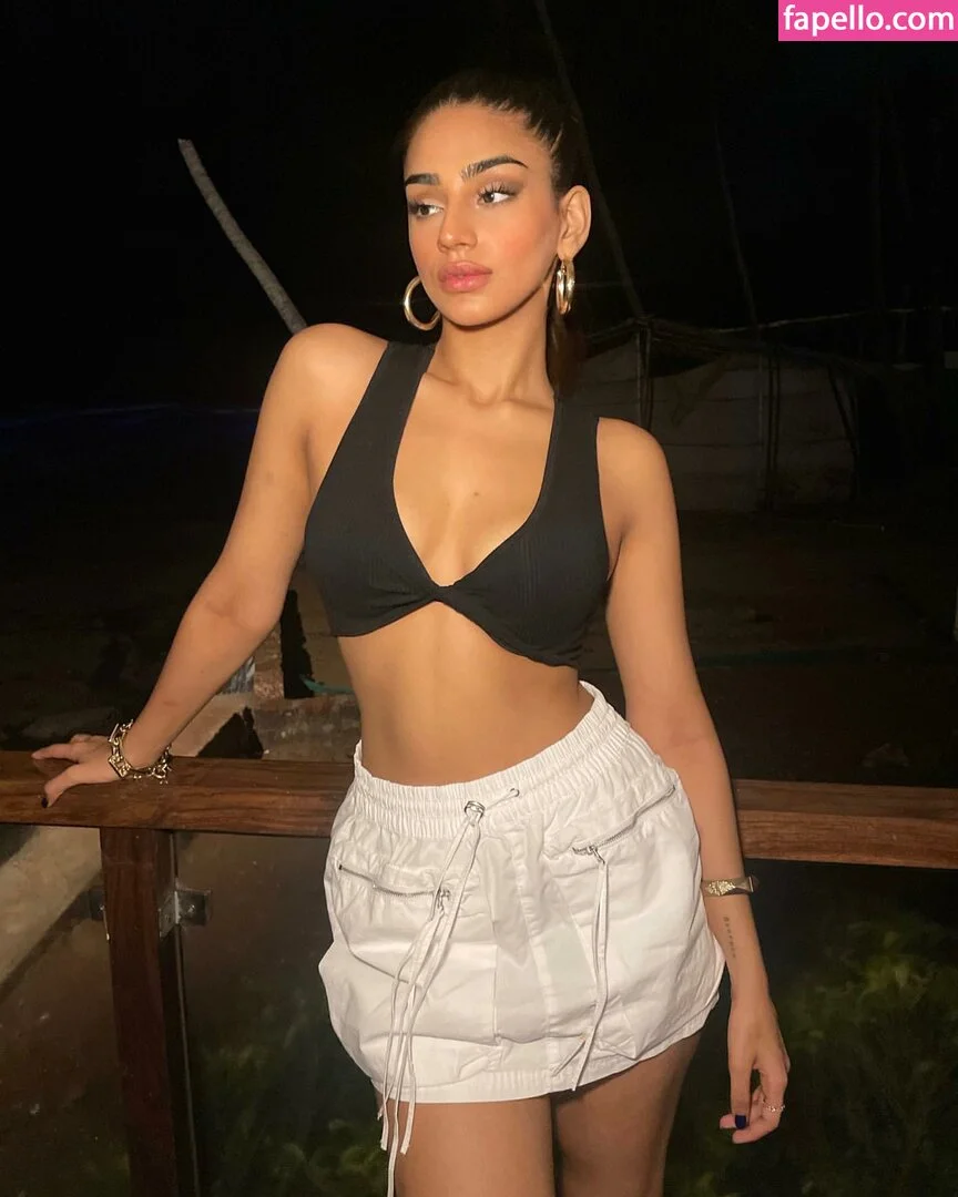 Pakhi Gadh Onlyfans Photo Gallery 