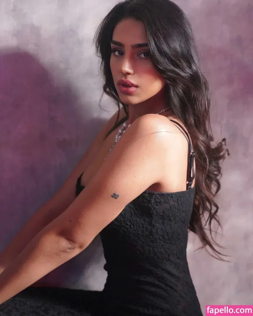 Pakhi Gadh Onlyfans Photo Gallery 