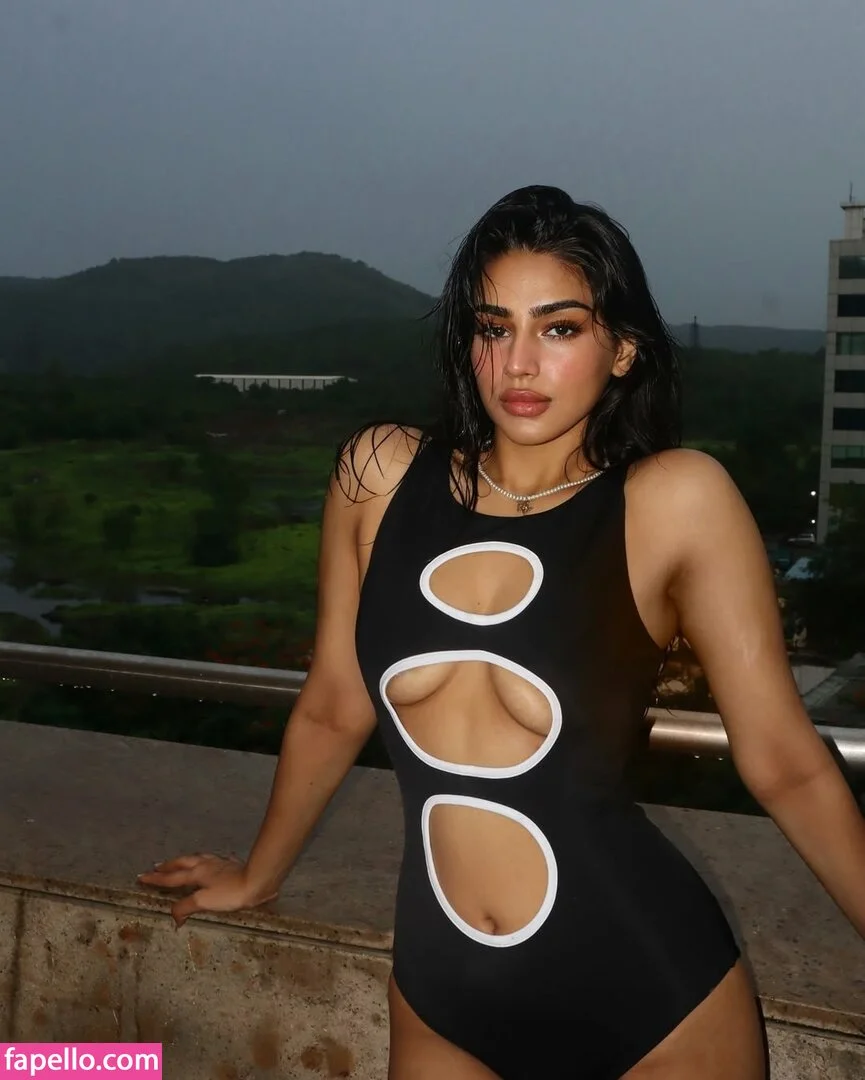 Pakhi Gadh Onlyfans Photo Gallery 