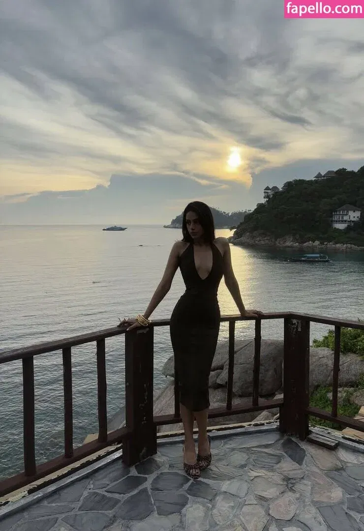 Pakhi Gadh Onlyfans Photo Gallery 