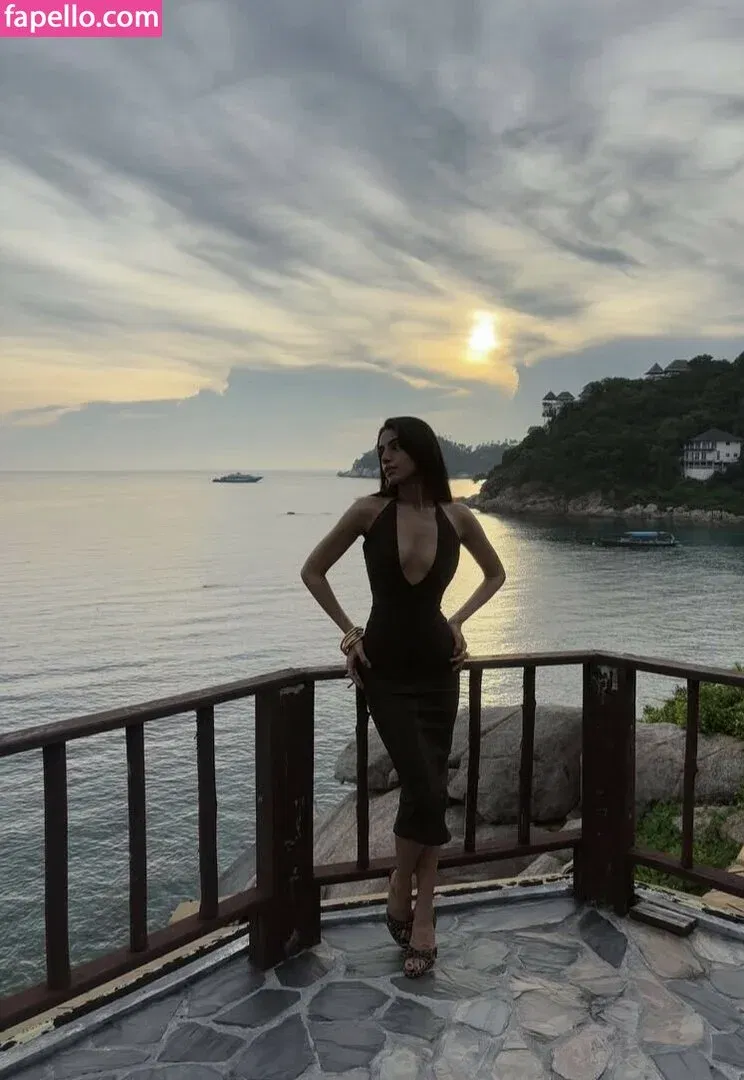 Pakhi Gadh Onlyfans Photo Gallery 