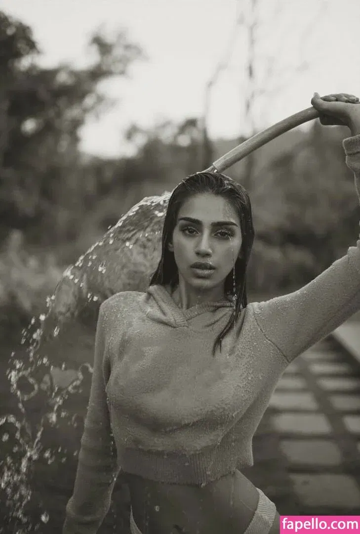 Pakhi Gadh Onlyfans Photo Gallery 