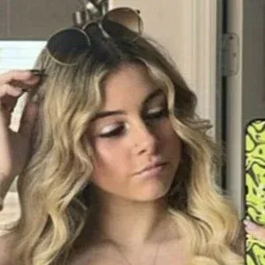 Allyxreign Onlyfans Photo Gallery 