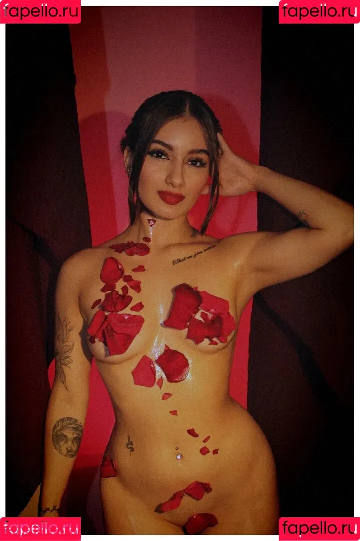 Mary Lewis Onlyfans Photo Gallery 