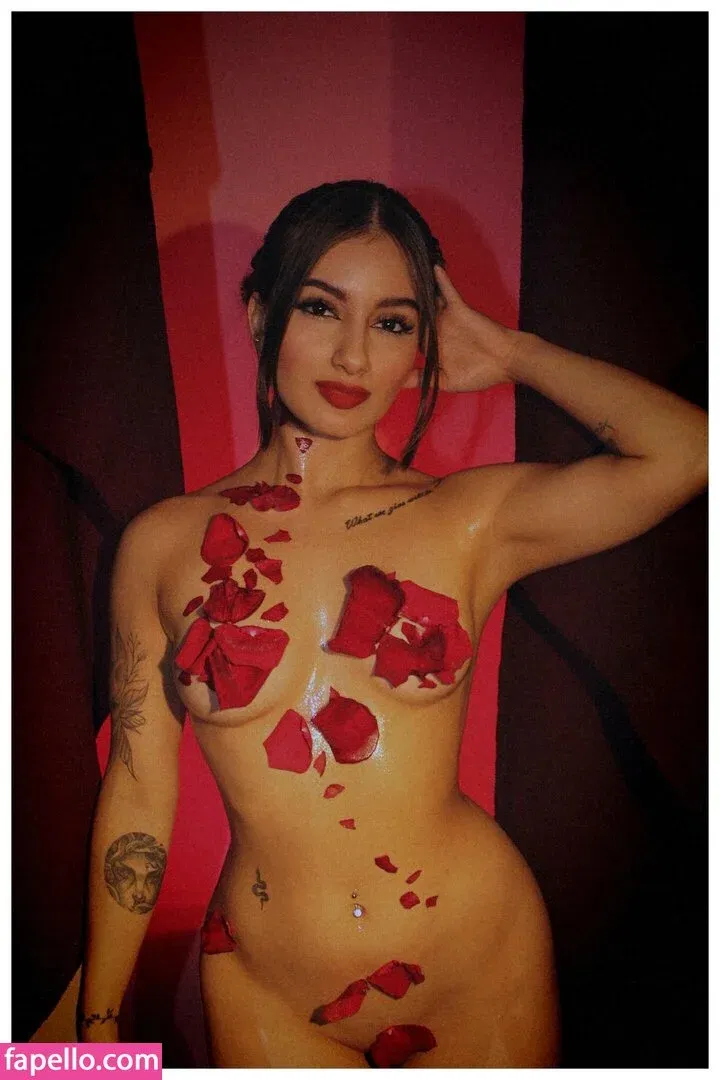 Mary Lewis Onlyfans Photo Gallery 