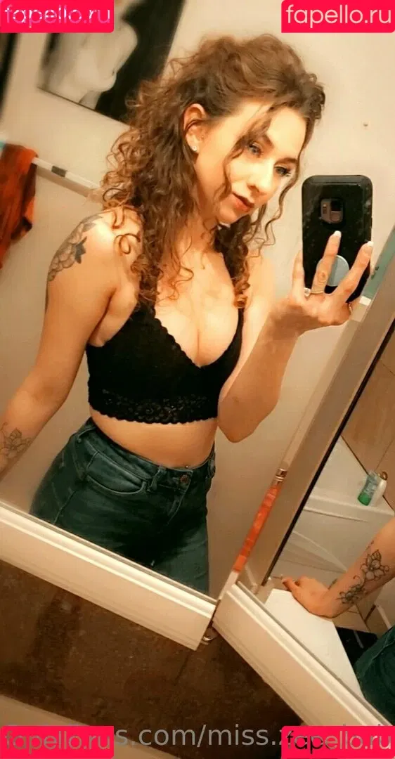 little.miss.zee Onlyfans Photo Gallery 
