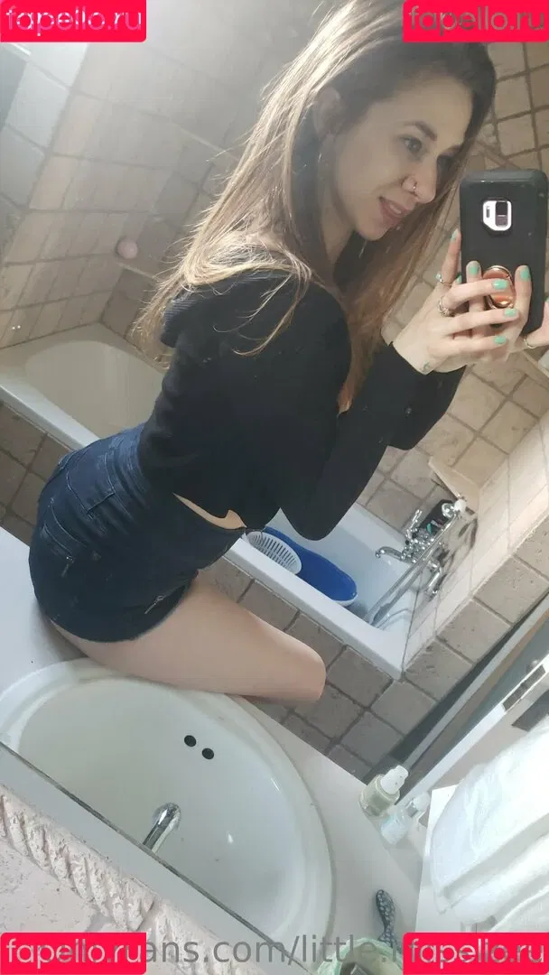 little.miss.zee Onlyfans Photo Gallery 