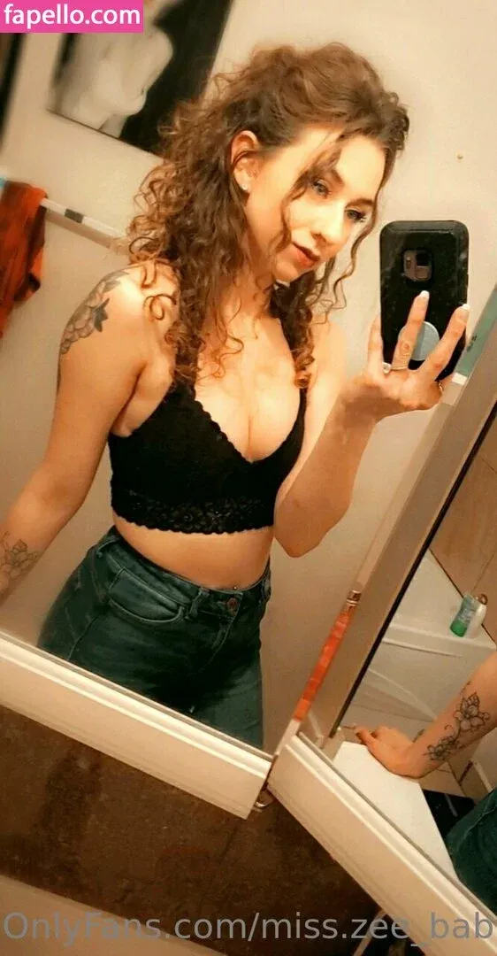 little.miss.zee Onlyfans Photo Gallery 