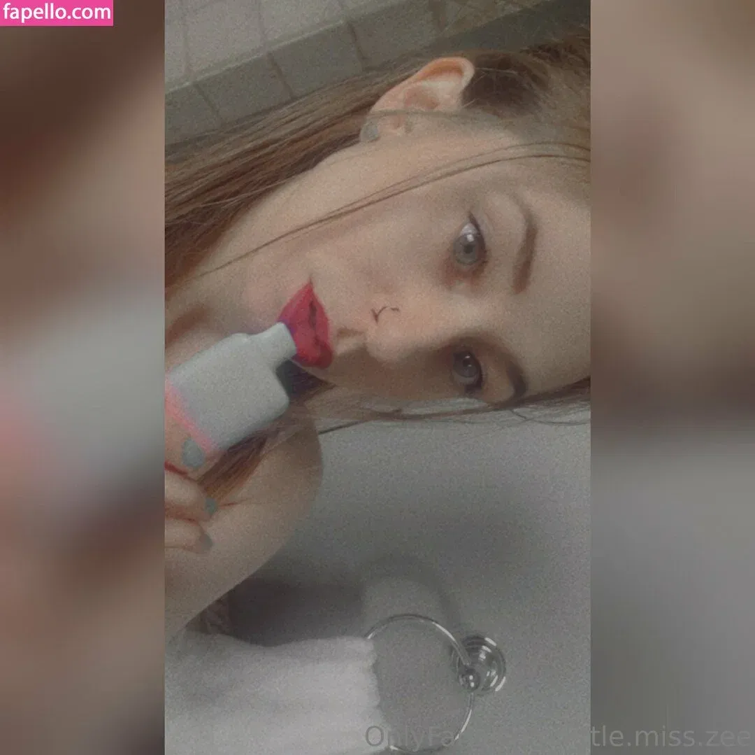 little.miss.zee Onlyfans Photo Gallery 