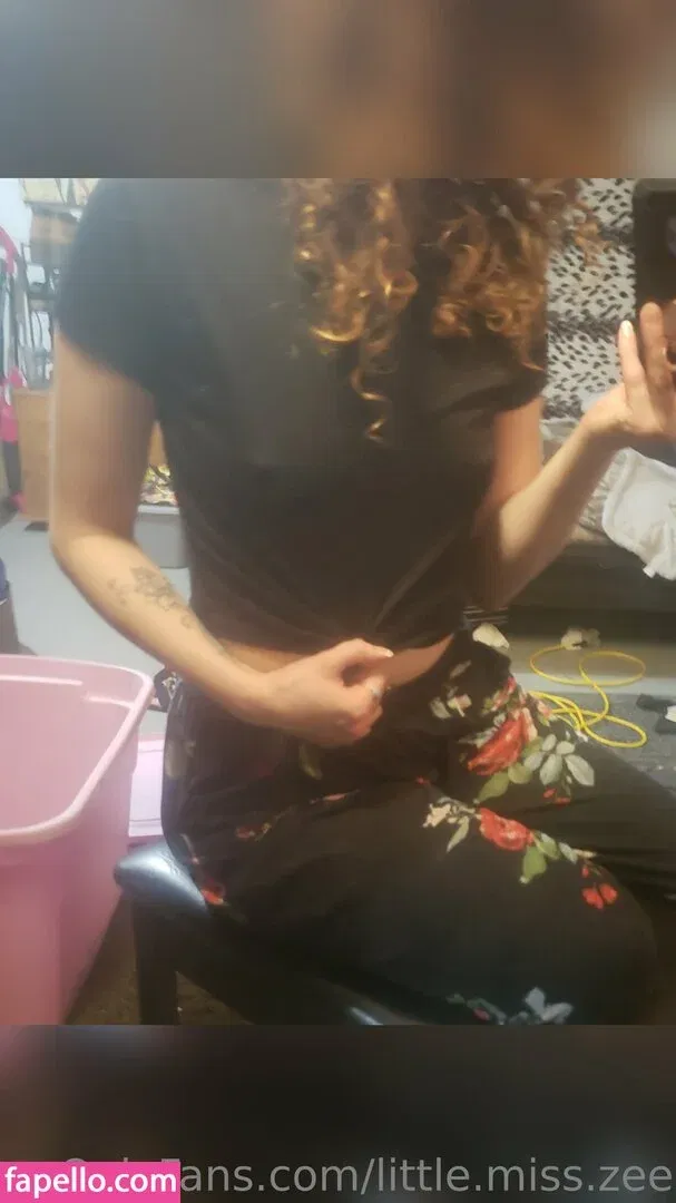 little.miss.zee Onlyfans Photo Gallery 