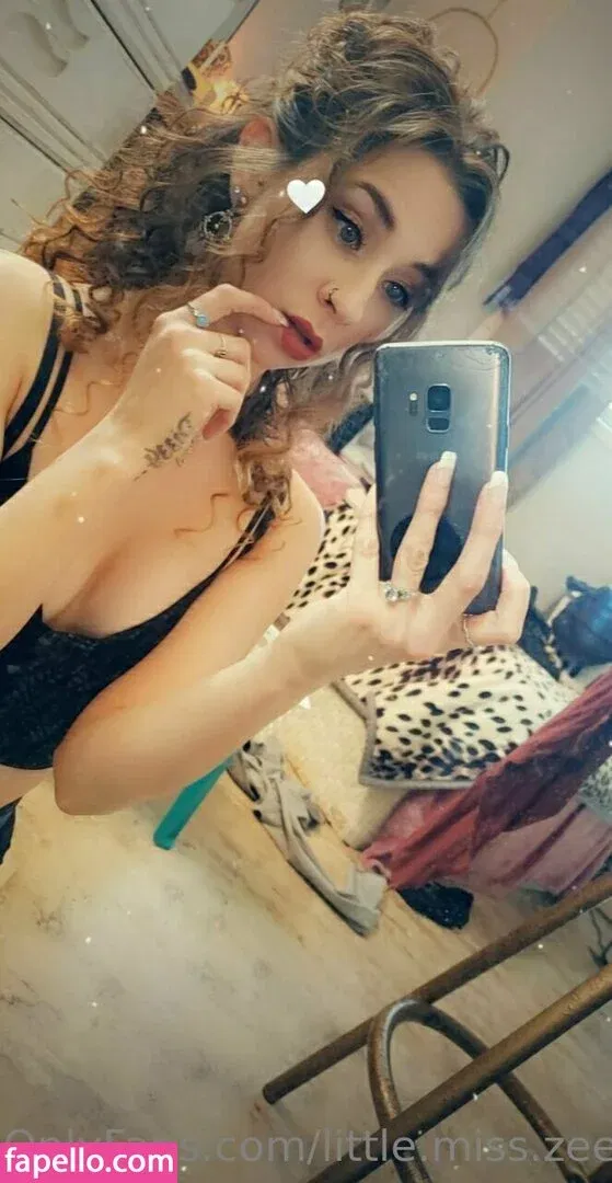 little.miss.zee Onlyfans Photo Gallery 