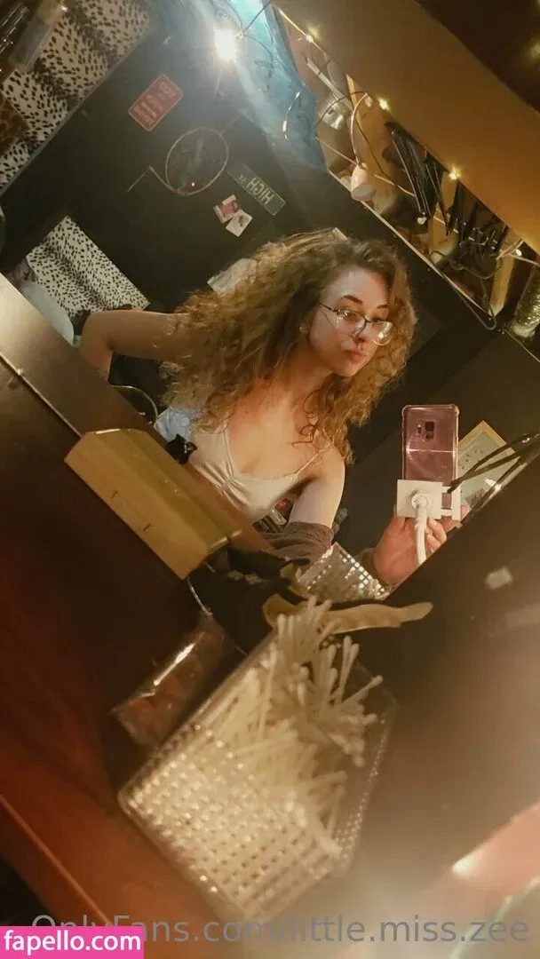 little.miss.zee Onlyfans Photo Gallery 