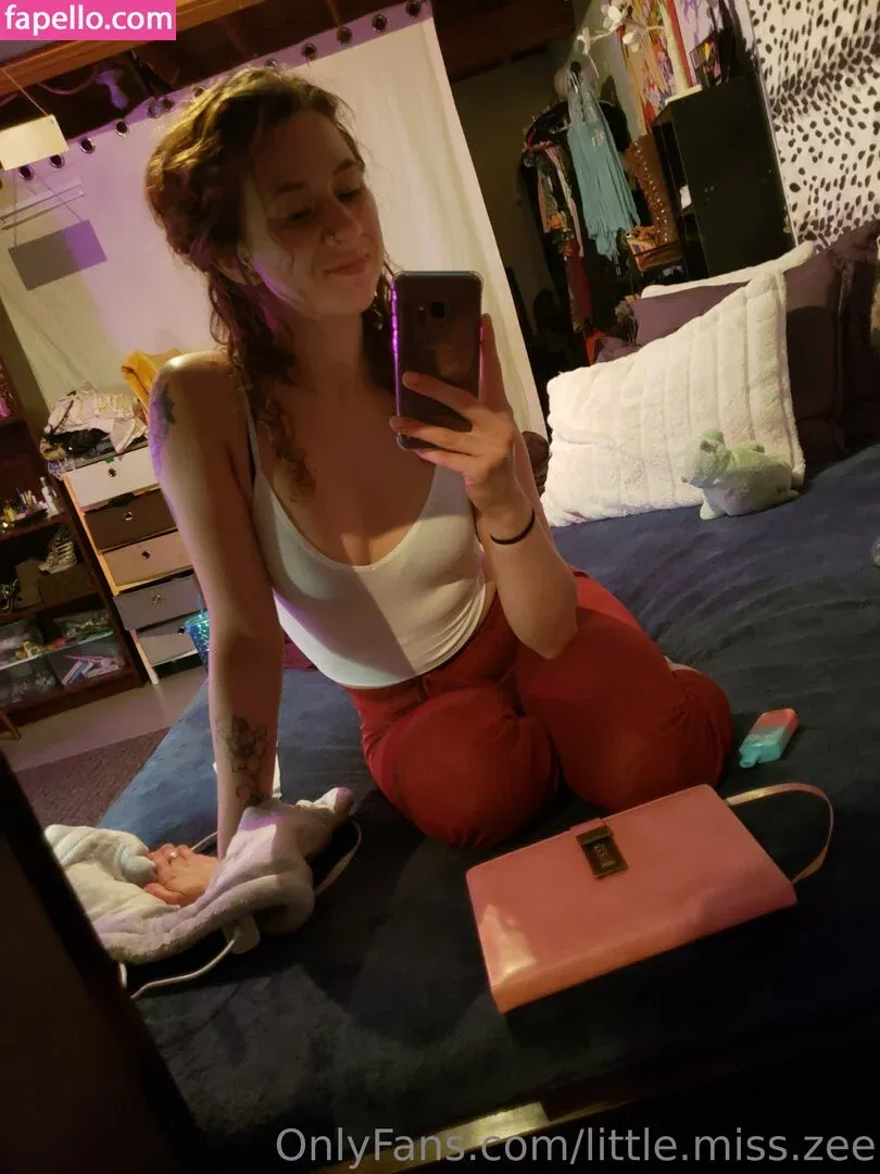 little.miss.zee Onlyfans Photo Gallery 