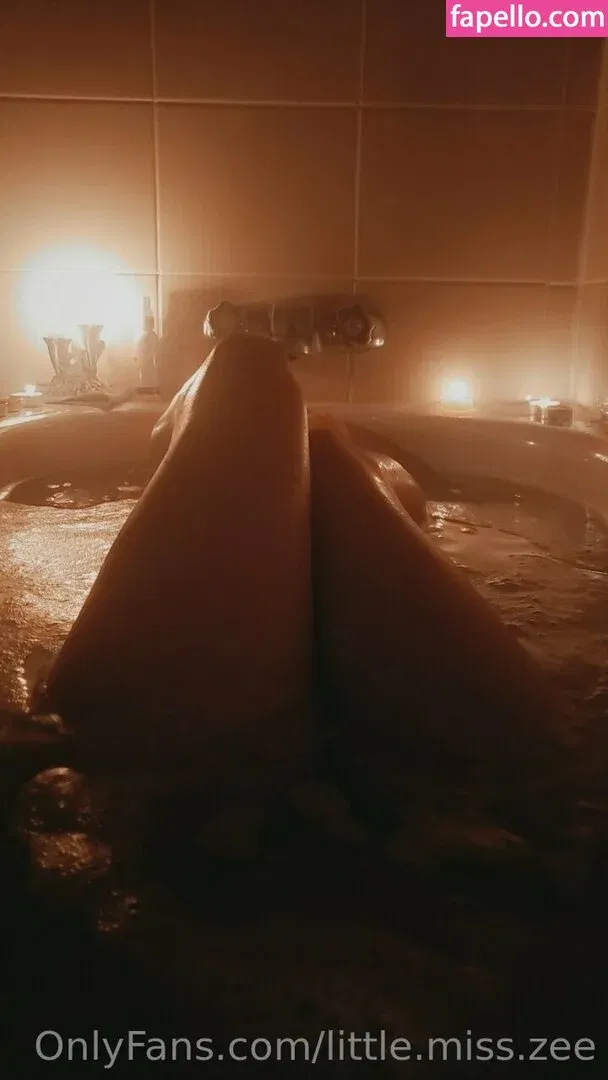 little.miss.zee Onlyfans Photo Gallery 