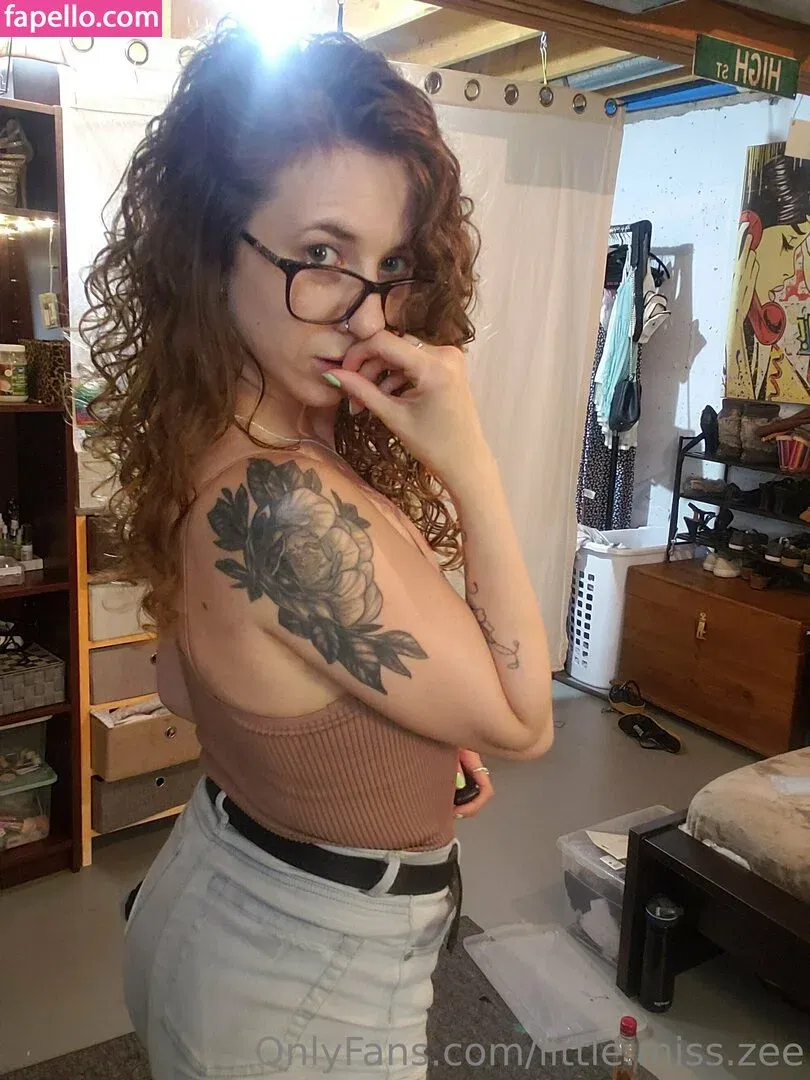 little.miss.zee Onlyfans Photo Gallery 