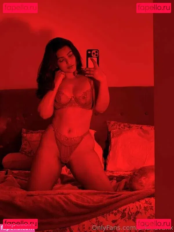 arianavanx Onlyfans Photo Gallery 