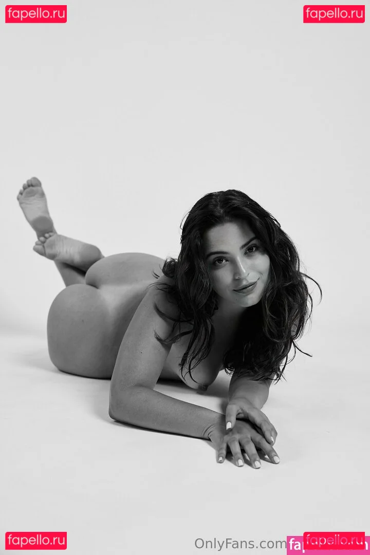 arianavanx Onlyfans Photo Gallery 