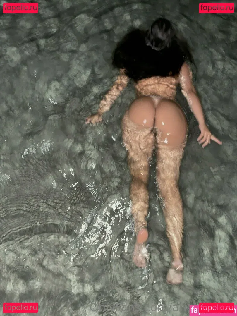 arianavanx Onlyfans Photo Gallery 