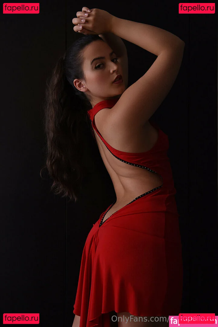 arianavanx Onlyfans Photo Gallery 