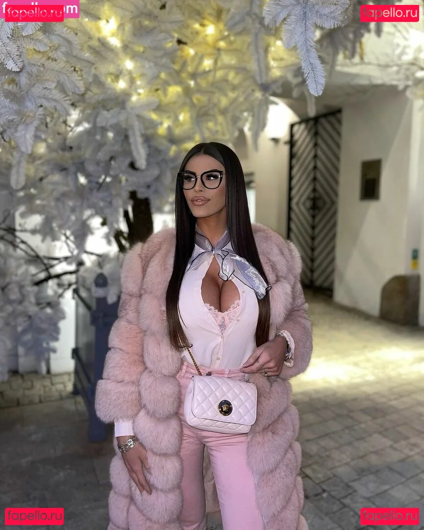 Marija Meglaj Onlyfans Photo Gallery 