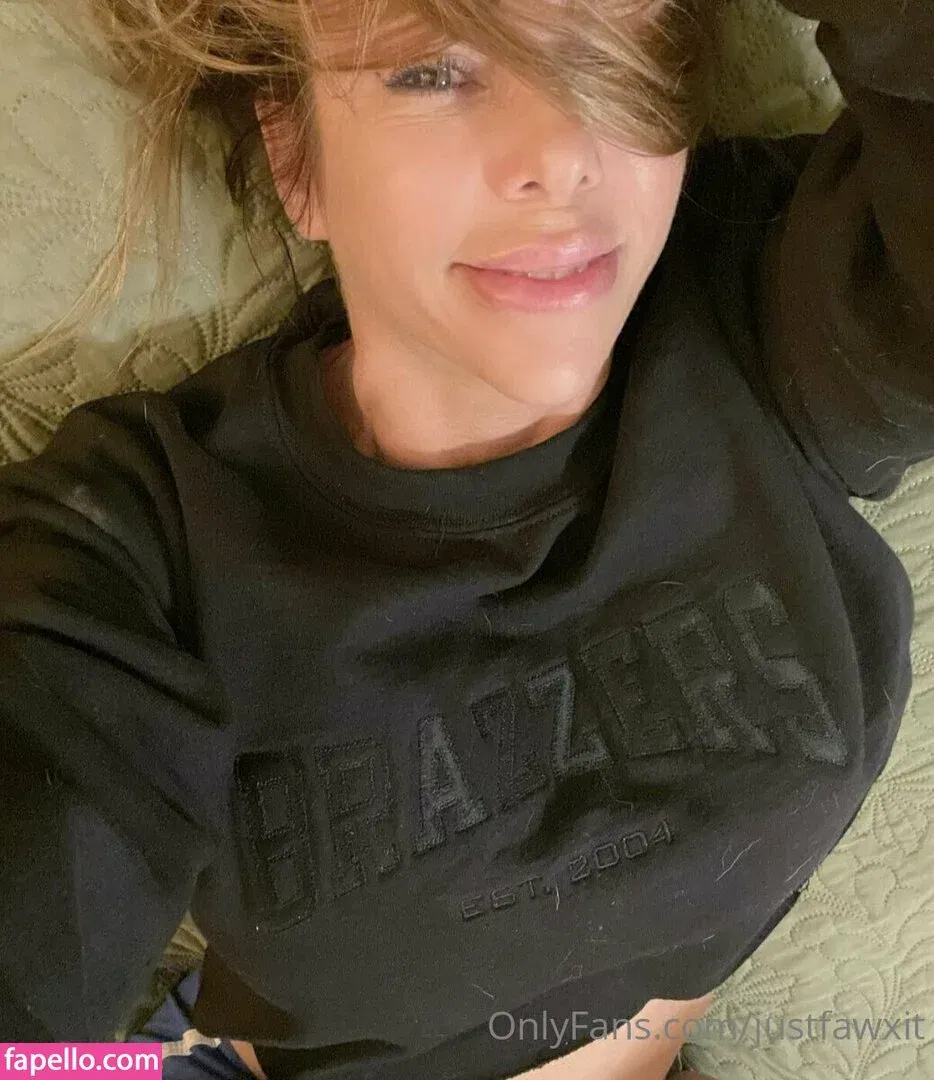 justfawxit Onlyfans Photo Gallery 