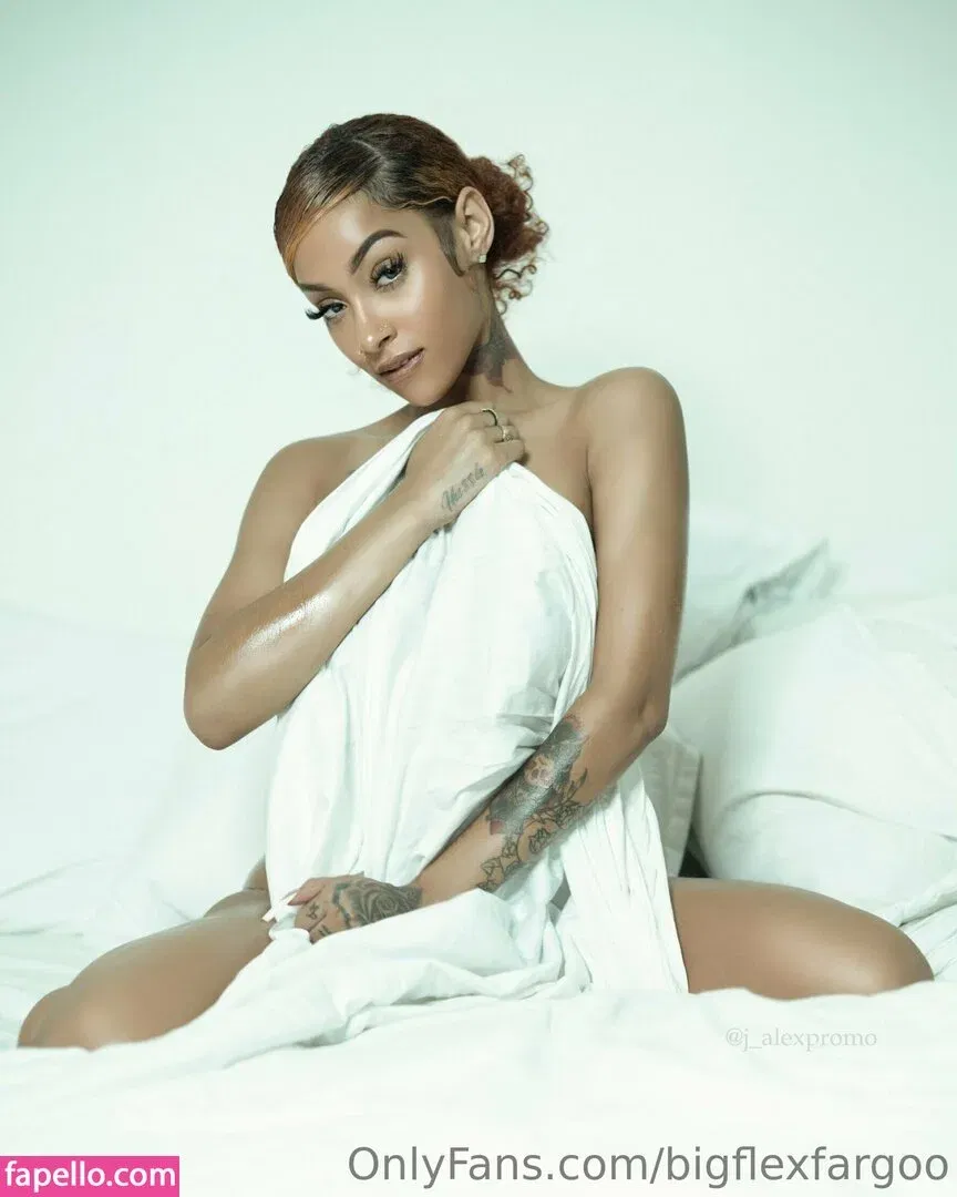 bigflexfargoo Onlyfans Photo Gallery 