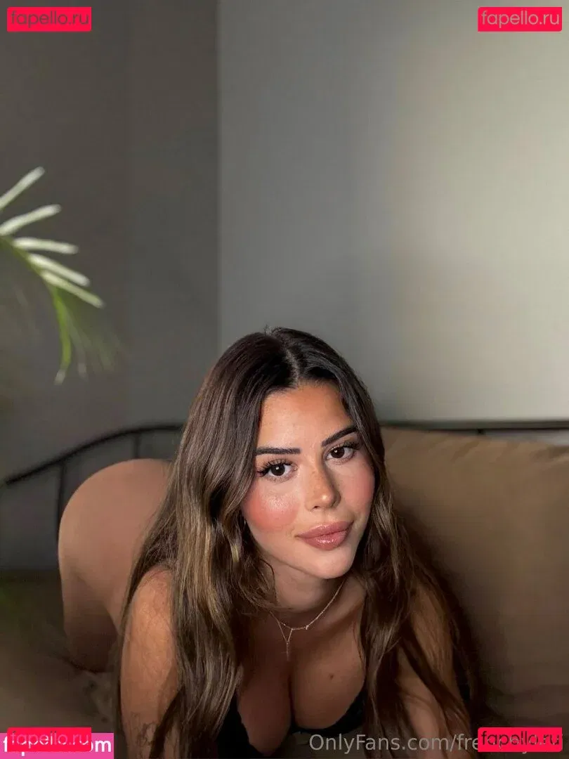 Frenchyleti Onlyfans Photo Gallery 