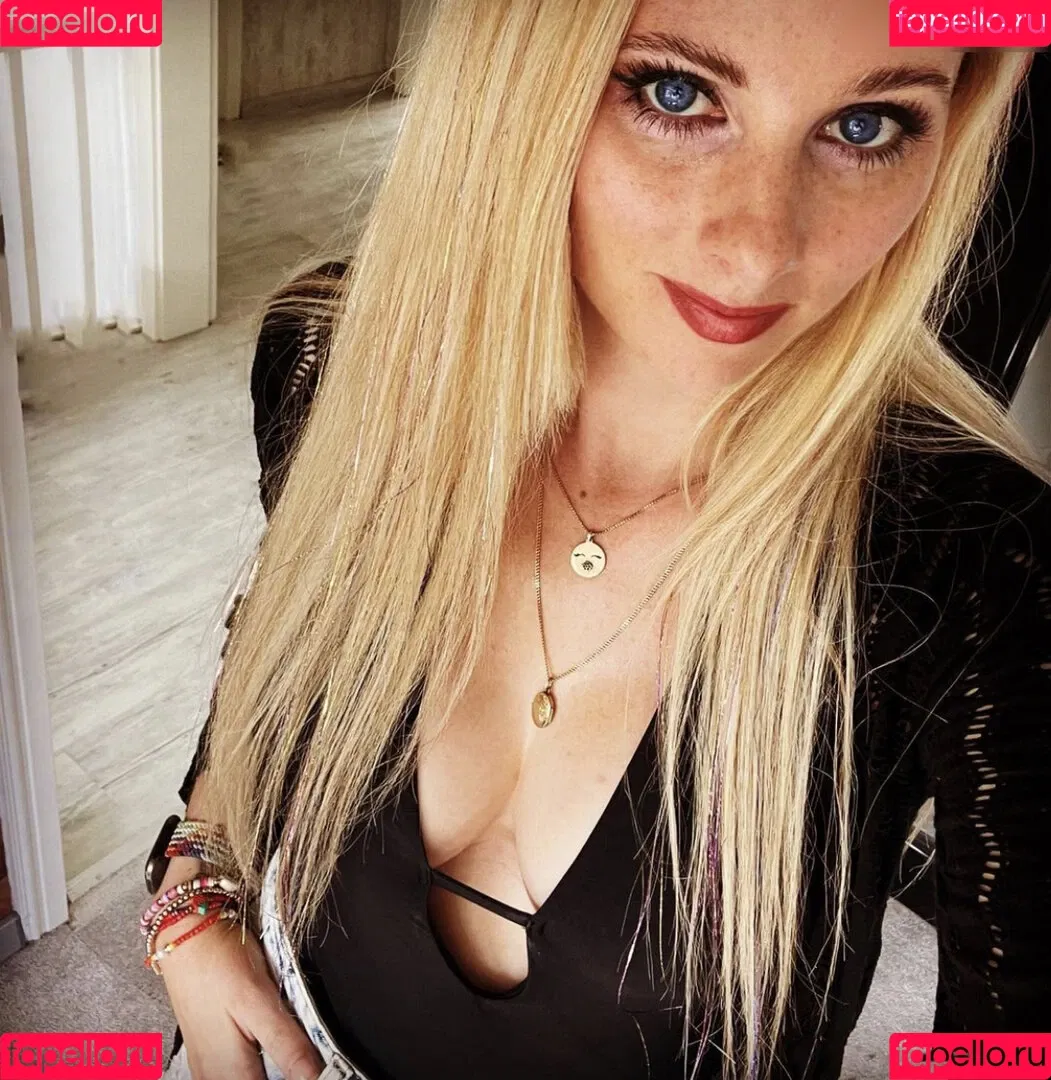 Jacqueline Sparrow Onlyfans Photo Gallery 