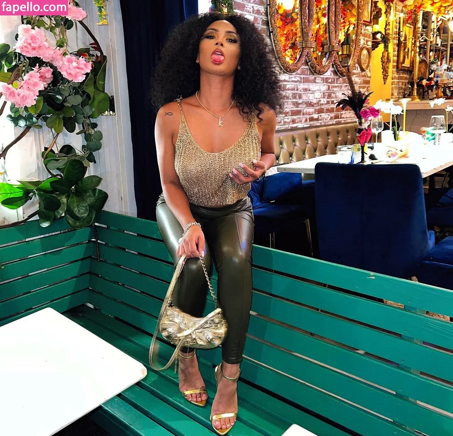 Secret_bombshell Kriz Onlyfans Photo Gallery 