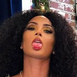 Secret_bombshell Kriz Onlyfans Photo Gallery 