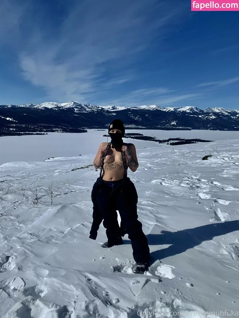 breezemuhfuka Onlyfans Photo Gallery 