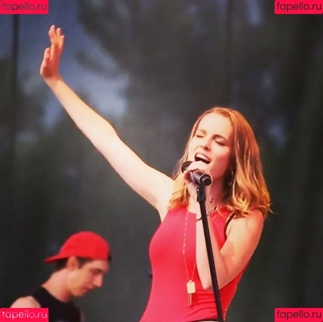 Bridgit Mendler Onlyfans Photo Gallery 