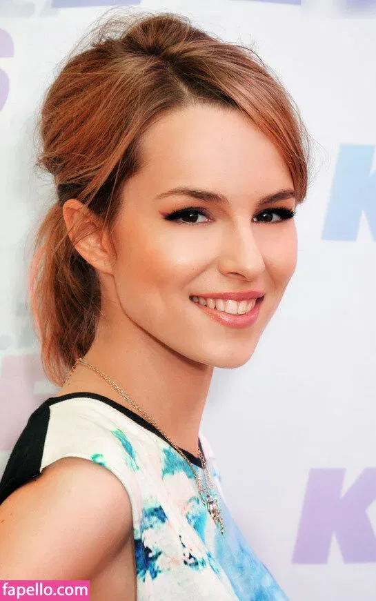 Bridgit Mendler Onlyfans Photo Gallery 