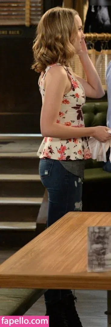 Bridgit Mendler Onlyfans Photo Gallery 