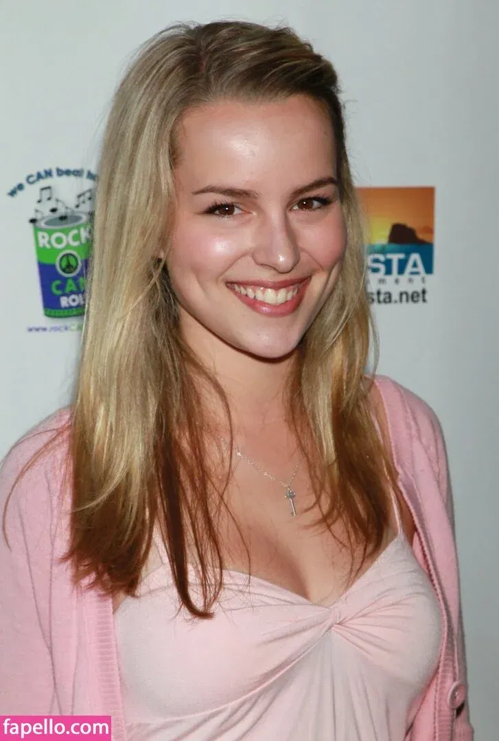 Bridgit Mendler Onlyfans Photo Gallery 