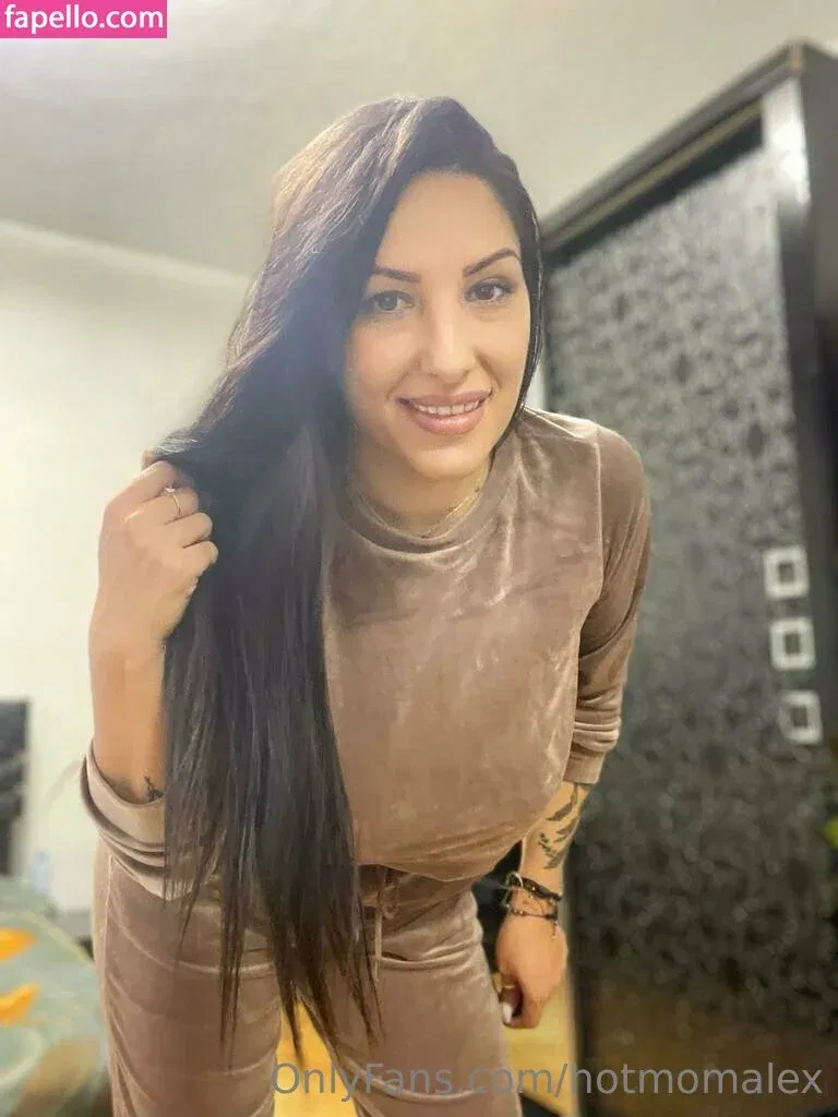 hotmomalex Onlyfans Photo Gallery 