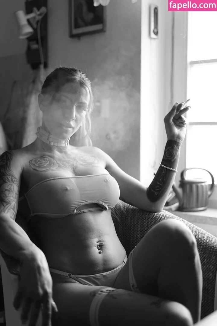 Sarina Denise Onlyfans Photo Gallery 