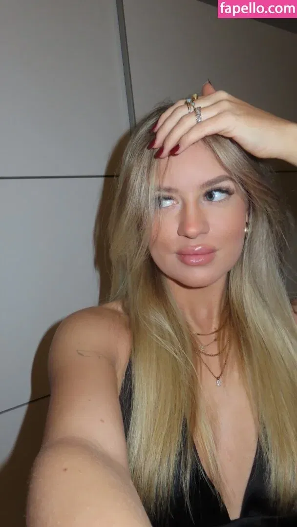 Romy wollmann Onlyfans Photo Gallery 