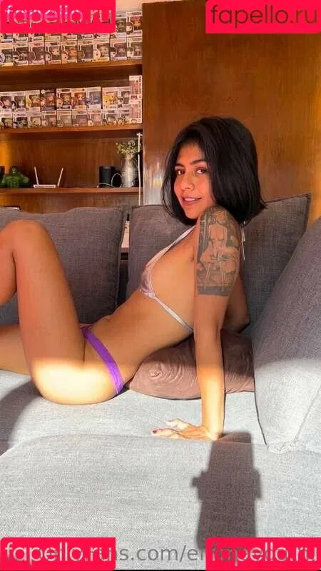 emmayouthl Onlyfans Photo Gallery 