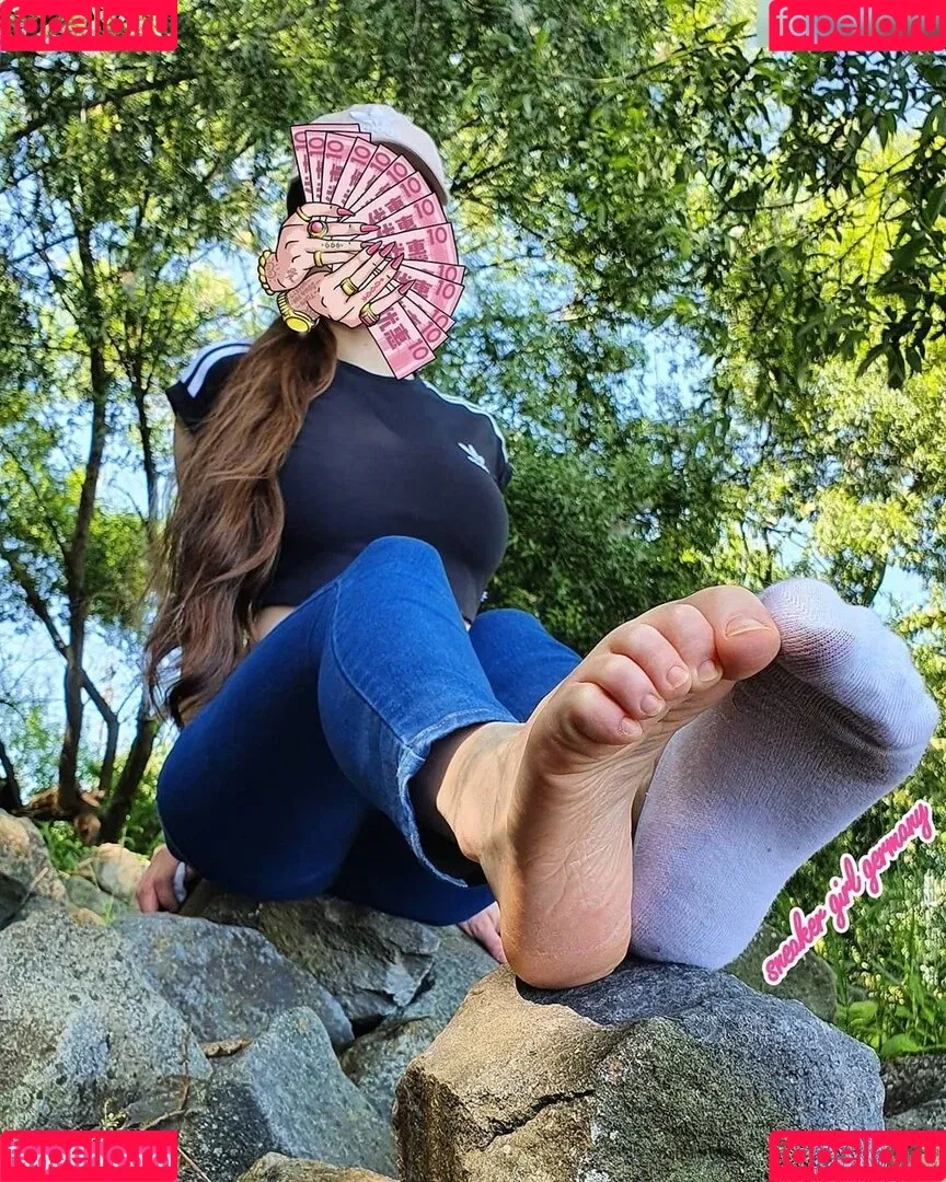 Sneaker Girl Germany Emma / Emma Elba Onlyfans Photo Gallery 