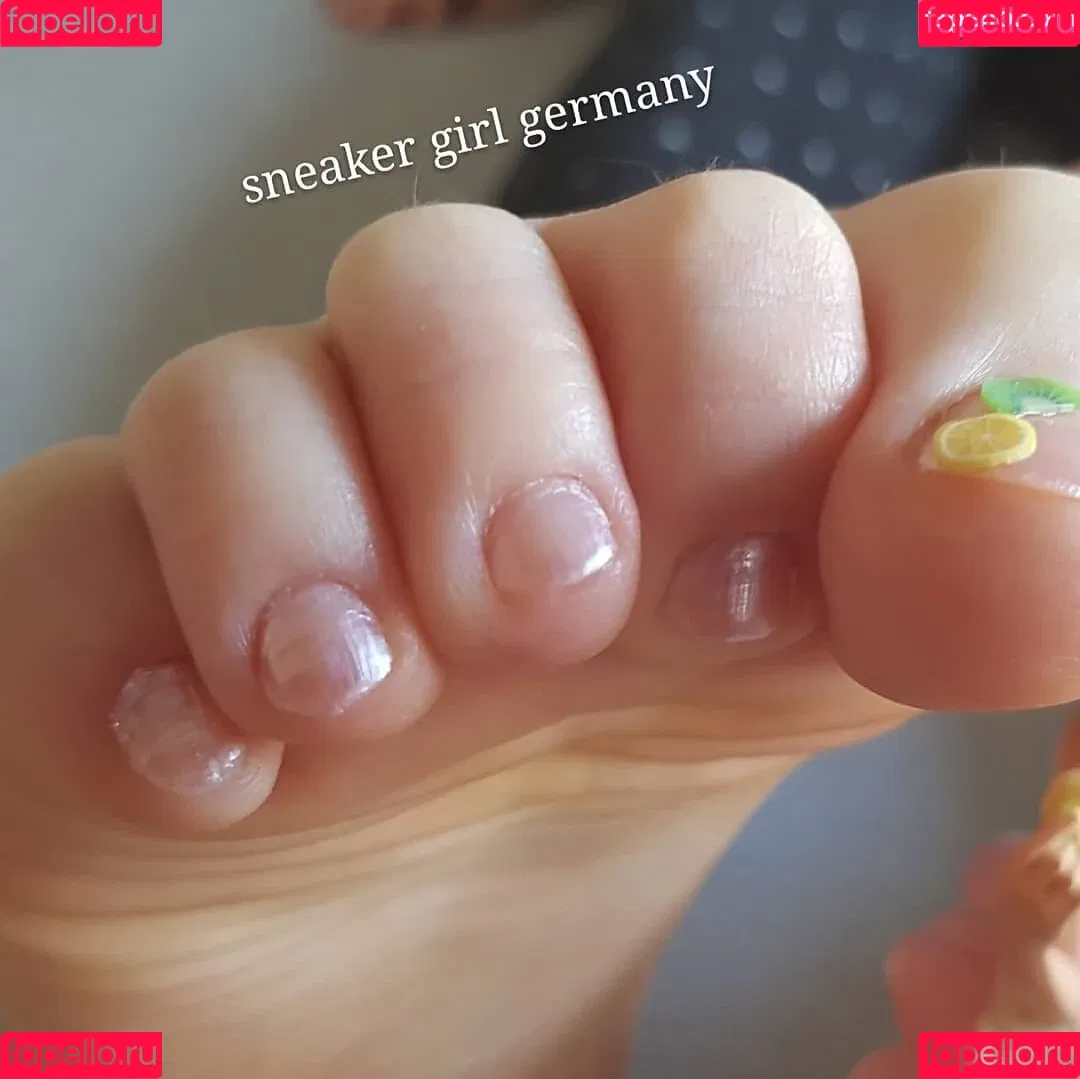 Sneaker Girl Germany Emma / Emma Elba Onlyfans Photo Gallery 