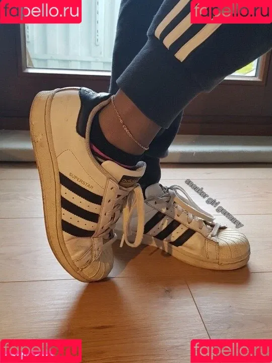 Sneaker Girl Germany Emma / Emma Elba Onlyfans Photo Gallery 