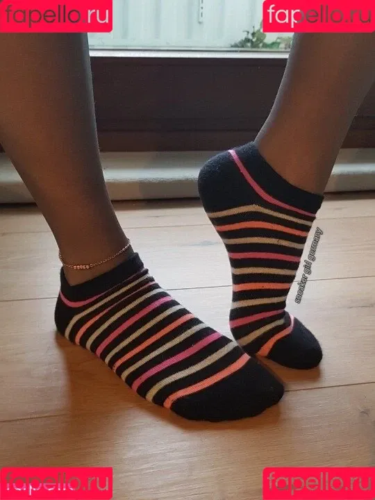 Sneaker Girl Germany Emma / Emma Elba Onlyfans Photo Gallery 