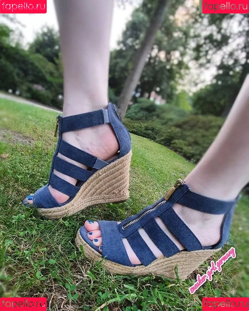 Sneaker Girl Germany Emma / Emma Elba Onlyfans Photo Gallery 