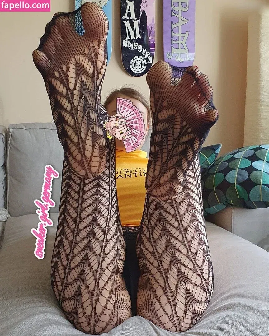 Sneaker Girl Germany Emma / Emma Elba Onlyfans Photo Gallery 