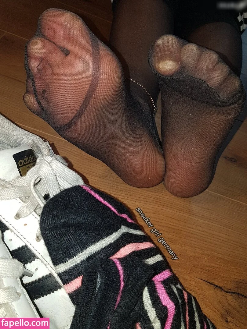 Sneaker Girl Germany Emma / Emma Elba Onlyfans Photo Gallery 